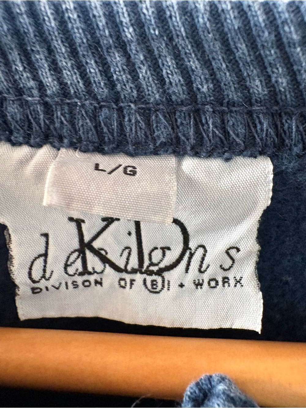 Women’s 90s Vintage Washed Blue Button Front Cardigan Sweatshirt w Shoulder Pads - Picture 3 of 4